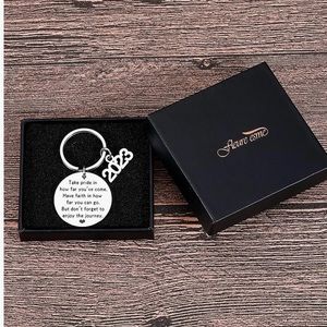 Gift keychain 2023 can be added or removed